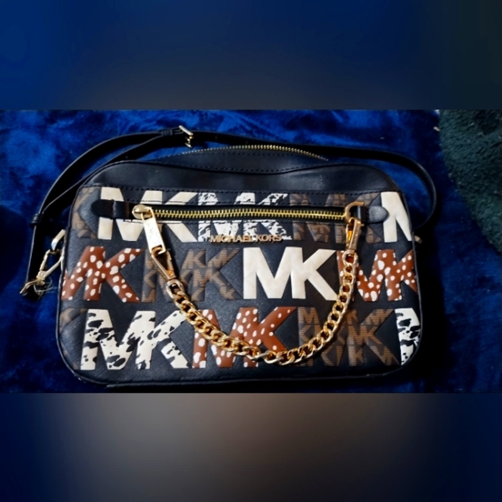 Michael kors crossbody